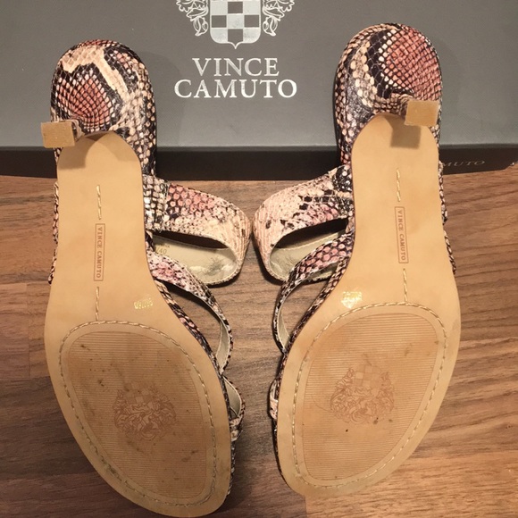 Vince Camuto Moentha - Picture 5 of 9